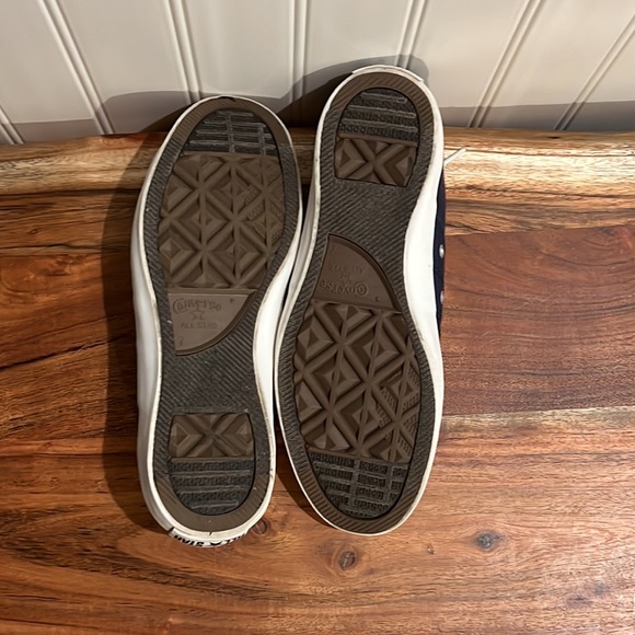 CONVERSE Chuck Taylor Canvas-Faux Leather Shoes Like New-Only Worn 1 Time - Picture 9 of 13